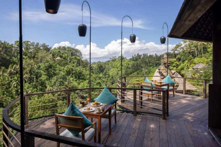 Dining deck over the rainforest, The Kayon Valley Resort Ubud