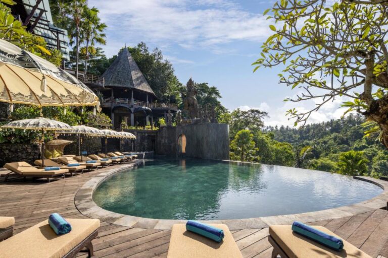 Wanna Valley infinity pool, The Kayon Valley Resort Ubud
