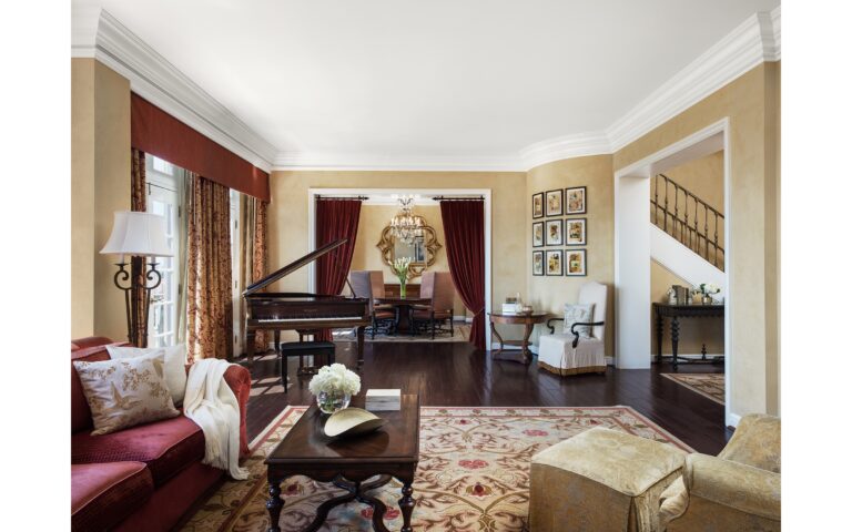 The living room of the Tournament of Roses Suite, The Langham Huntington Pasadena