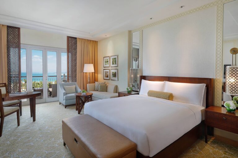 Club room with a king bed, The Ritz-Carlton, Dubai