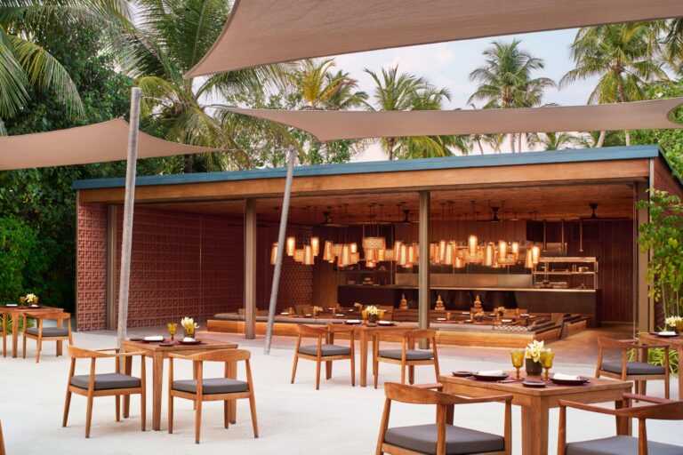 Arabesque restaurant terrace, The Ritz-Carlton Maldives, Fari Islands