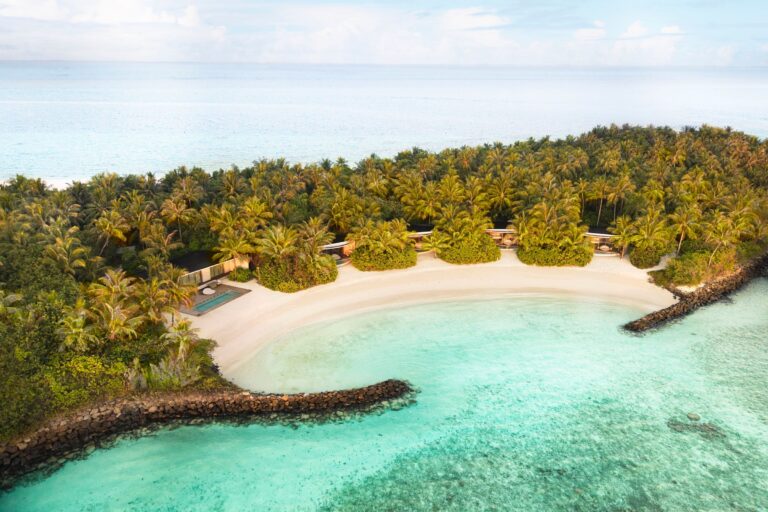 A sheltered beach cove with turquoise lagoon, The Ritz-Carlton Maldives, Fari Islands
