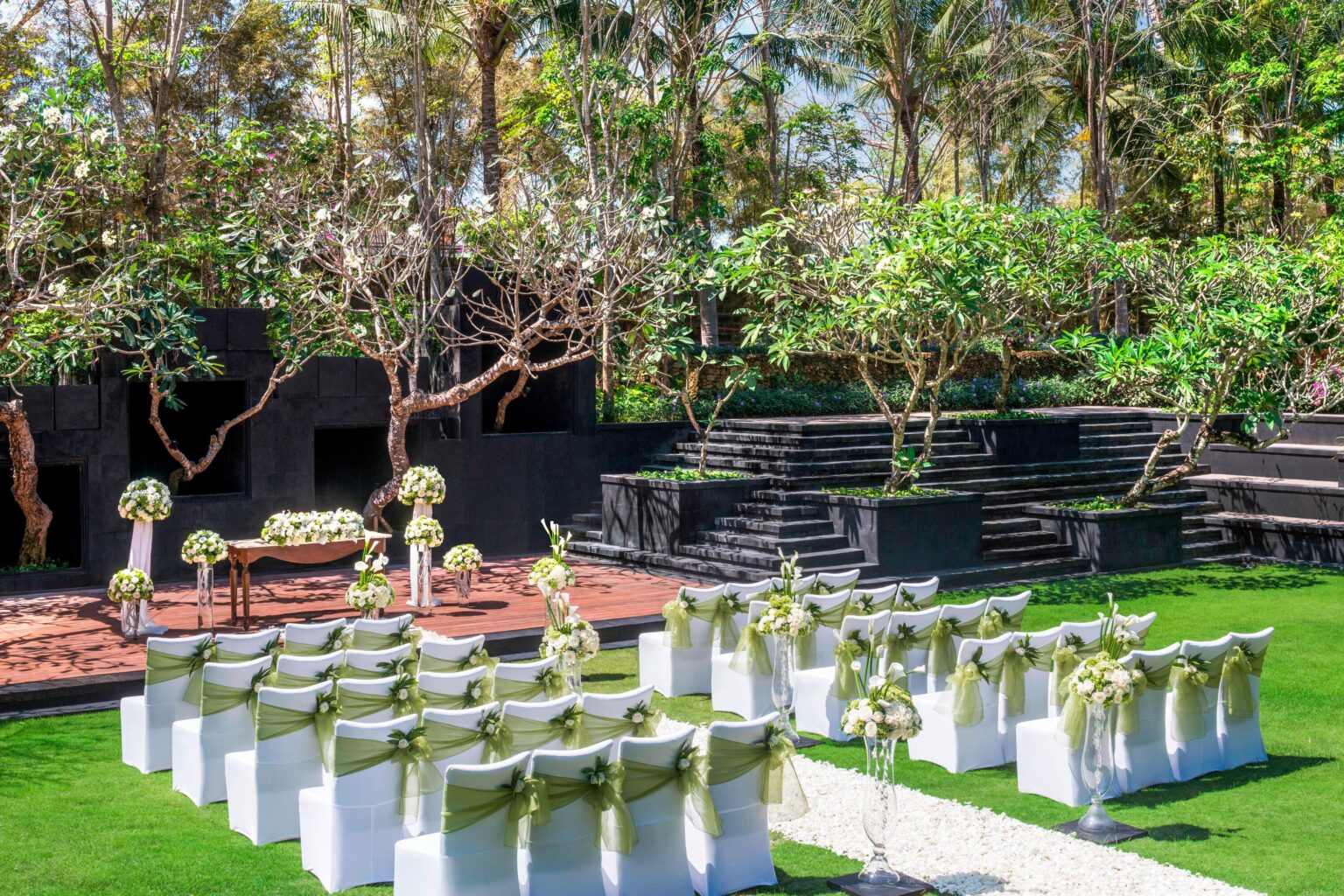 A wedding in the Amphitheatre garden at The St. Regis Bali Resort