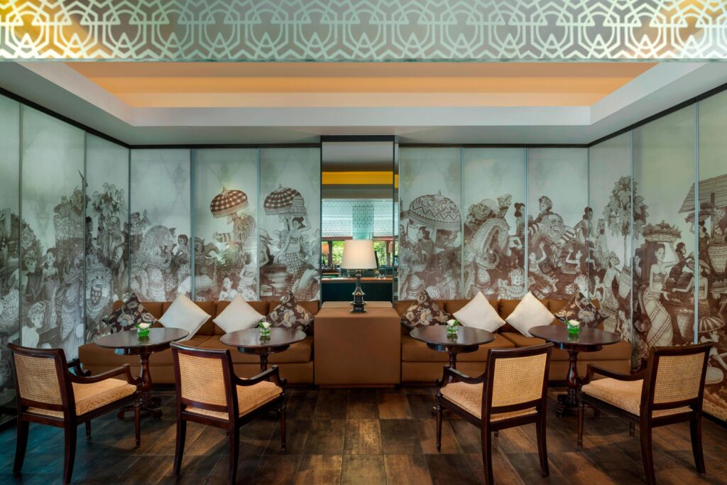 The bar, The St. Regis Bali Resort