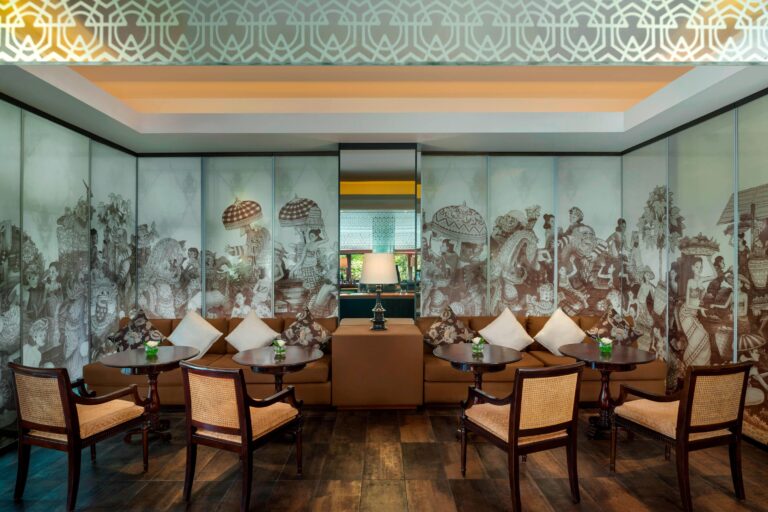 The bar, The St. Regis Bali Resort