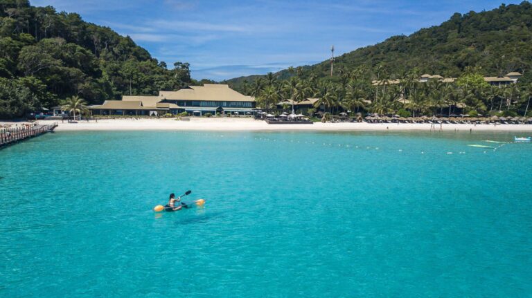 Clear kayaking in the bay, The Taaras Beach and Spa Resort