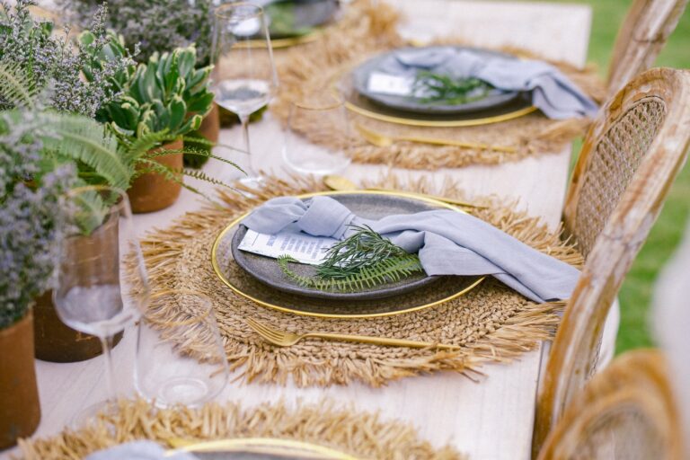 Table setting for a poolside brunch, The Ungasan Clifftop Resort