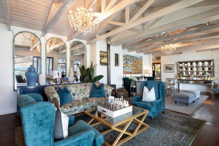 Main lodge lounge, Tintswalo Lodges