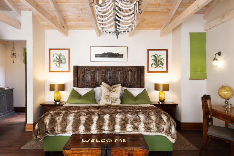 Robben Island Suite bedroom, Tintswalo Lodges