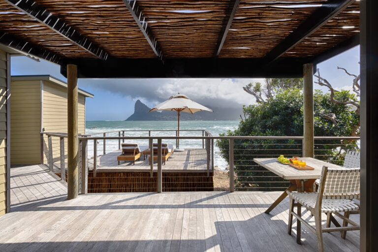 Lamu Island Suite private deck, Tintswalo Lodges
