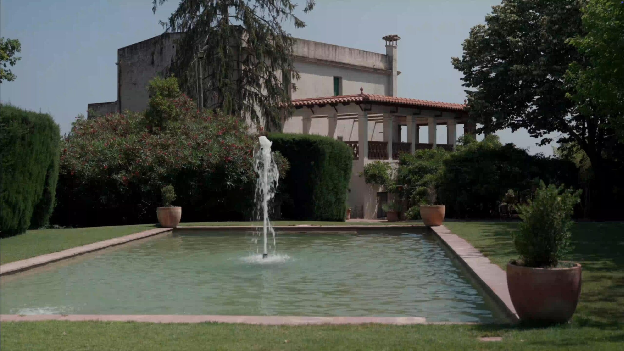 Torre Sever house and fountain pool, Torre Sever