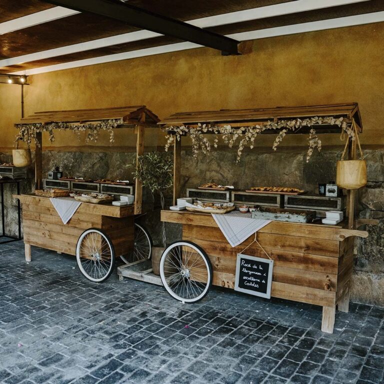 Food carts serving the aperitif, Torre Sever