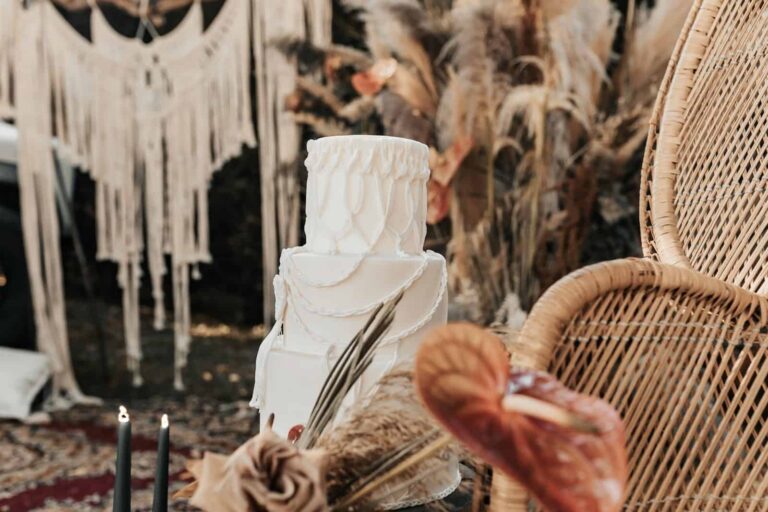 Bohemian wedding cake with macramè-inspired sugar texture, Florence, Tuscan Wedding Cakes