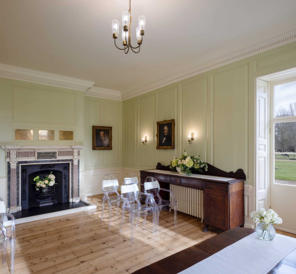 Two rooms for the vows