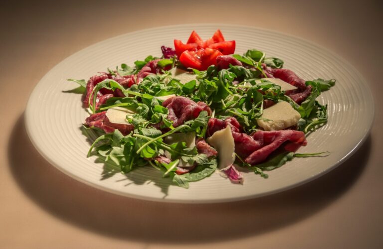 Beef carpaccio with rocket and parmesan, Valle del Marta