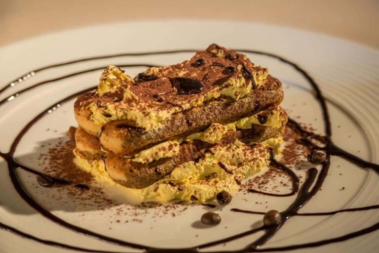 A tiramisu dessert, Valle del Marta