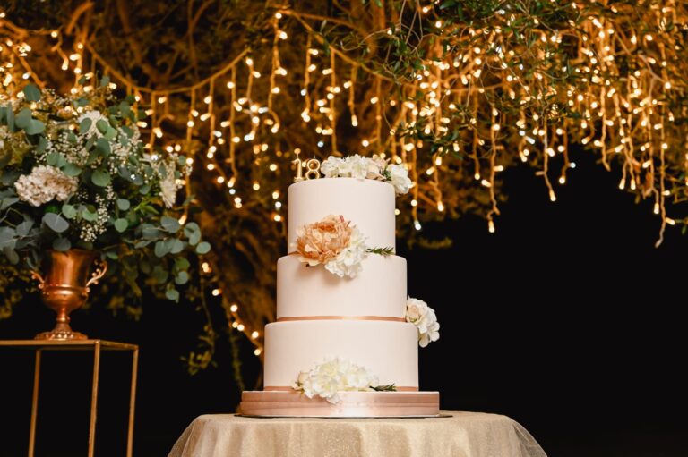 The Wedding Cake Under Fairy Lights, Valle dell'Aquila