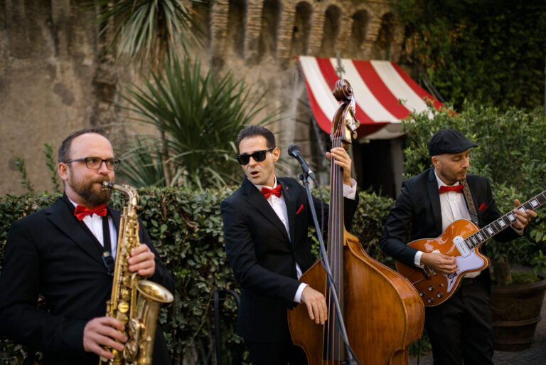 Jazz band playing in a garden at a wedding near Rome, Vera Weddings