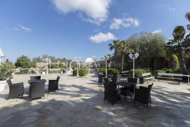 The terrace with outdoor seating, Villa Arrigo