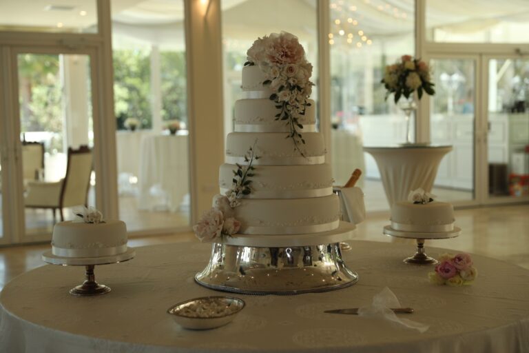 A wedding cake in the marquee, Villa Arrigo