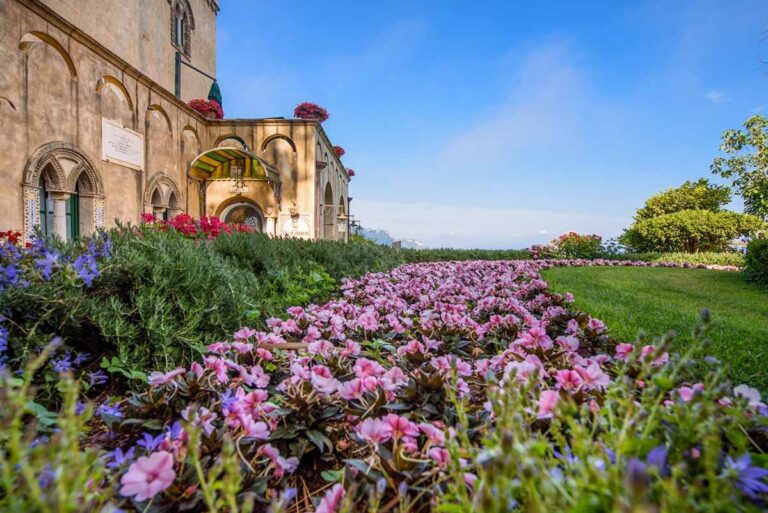 Flower beds on the garden terrace beside the villa, Villa Cimbrone