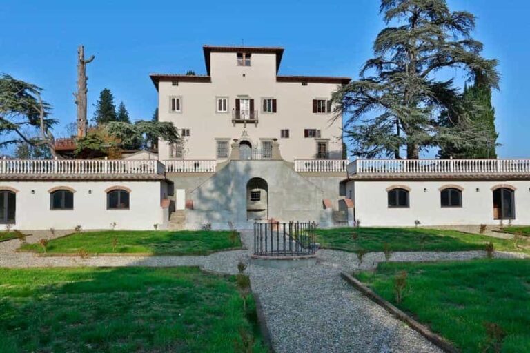 The villa and lawn, Villa D'Arte Agriresort
