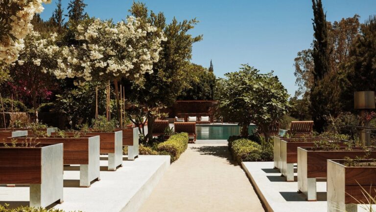 Garden path with raised herb beds, Villa Maçakızı Bodrum