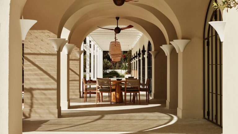 Dining table in the arcaded loggia, Villa Maçakızı Bodrum