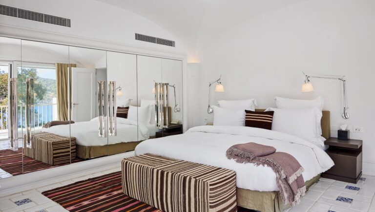 Bedroom with a sea view, Villa Maçakızı Bodrum