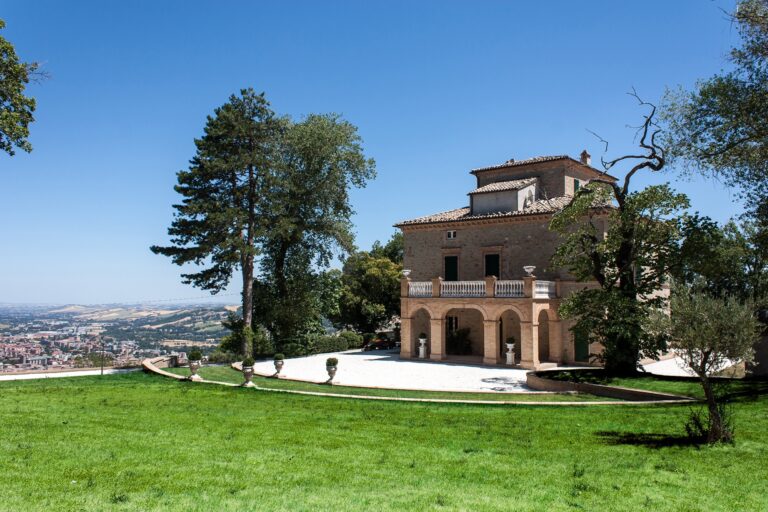 The Villa Over the Hills, Villa Nena
