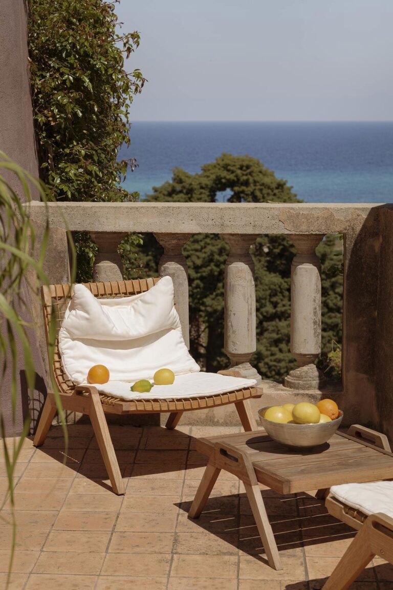 A private balcony over the Coast of the Gods, Villa Paola