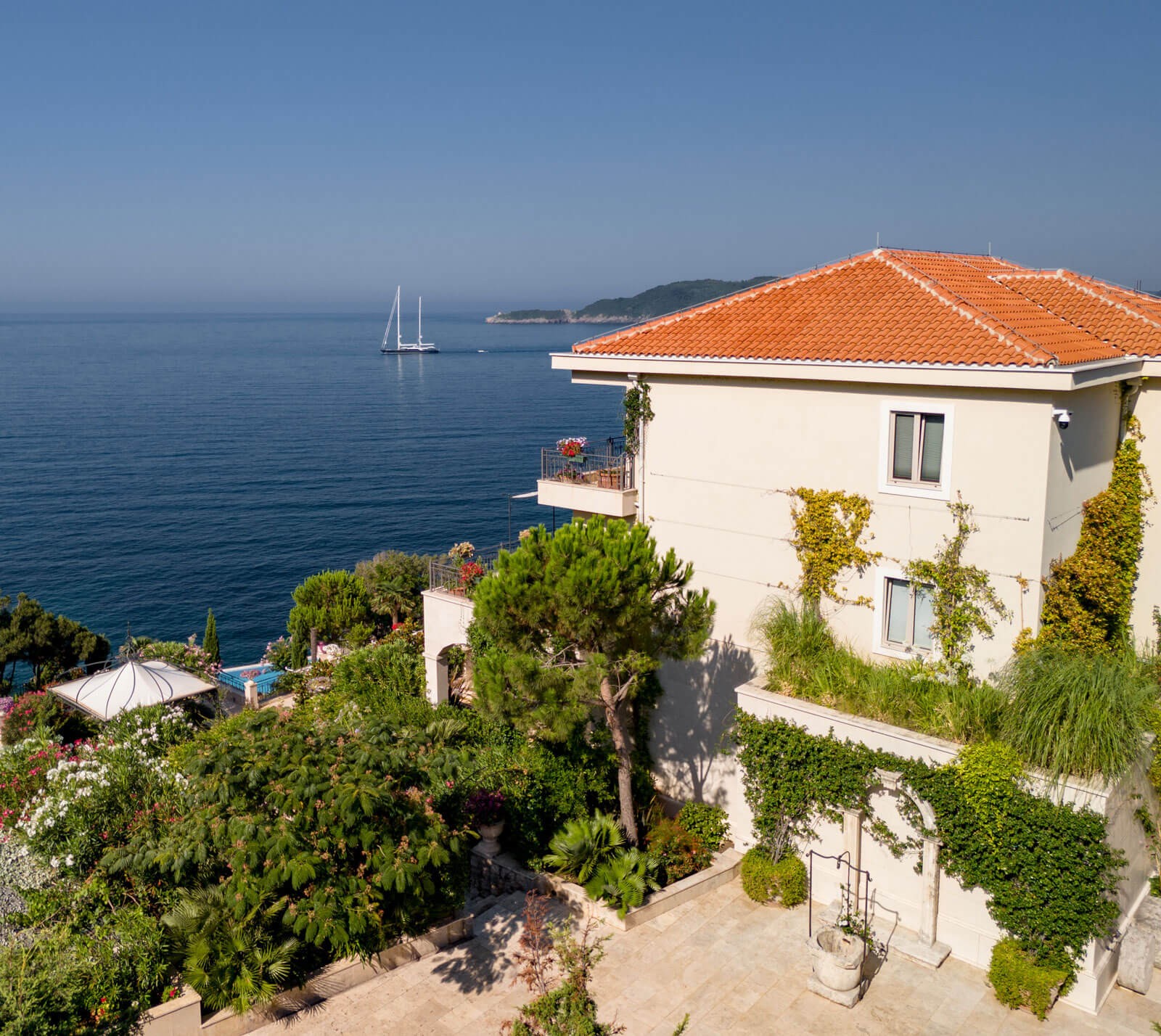 The villa above the sea on Pomegranate Cliff, Villa Ponta Melagrana
