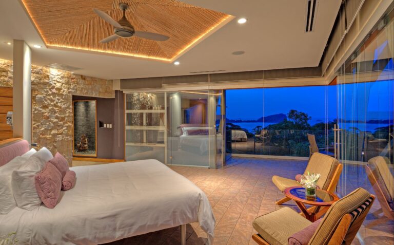 Purple Room, Villa Punto de Vista