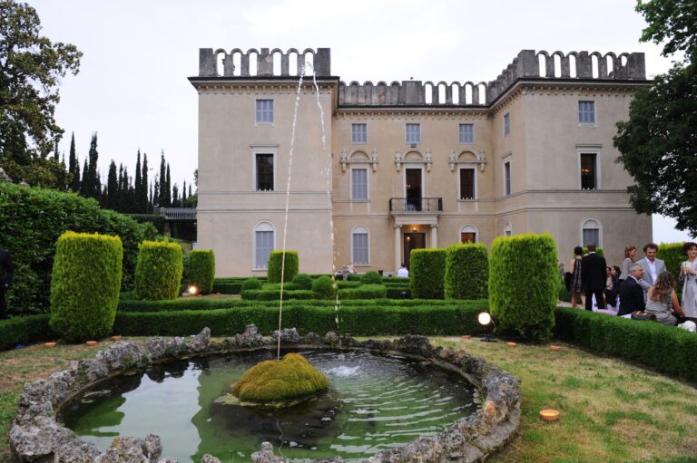 The north facade of the villa with the fountain and parterre, Villa Rizzardi