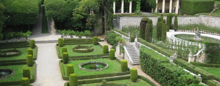 The garden with its parterre and pond, Villa Rizzardi