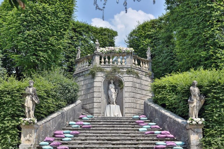 The statues and stairs of the belvedere, Villa Rizzardi