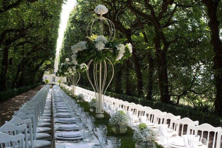 A banquet table along the Viale dei Carpini, Villa Rizzardi