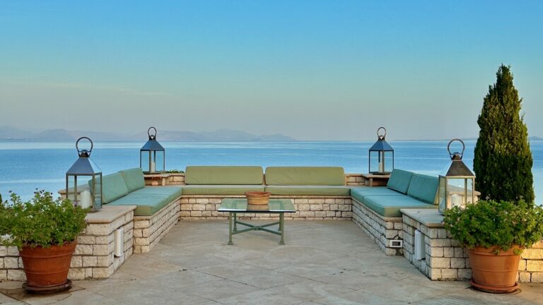 Sea-view seating terrace with lanterns, Villa Sylva
