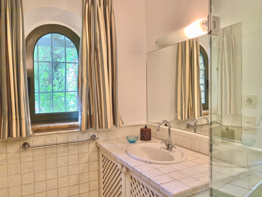 Main house twin bedrooms
