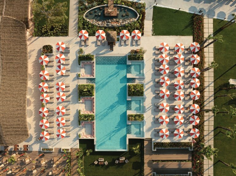 XO Cape Arnna: The pool from above
