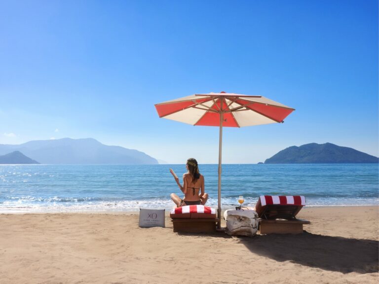 XO Cape Arnna: The beach and Çalış Bay