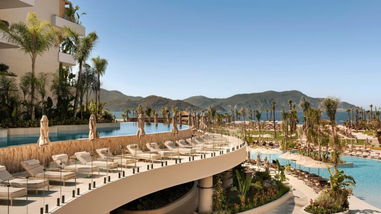 XO Cape Arnna: Loungers and the pool bridge