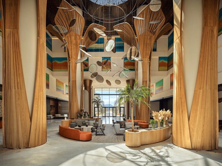 XO Cape Arnna: The lobby