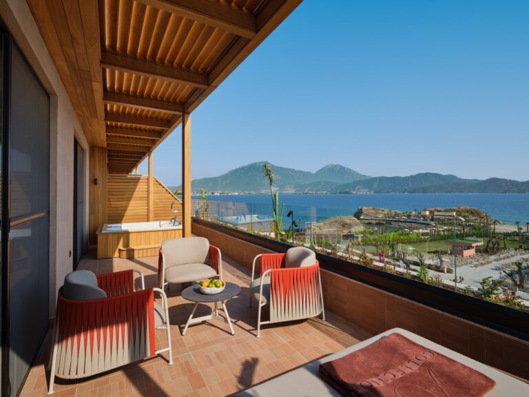 XO Cape Arnna: XO Suite terrace with sea view