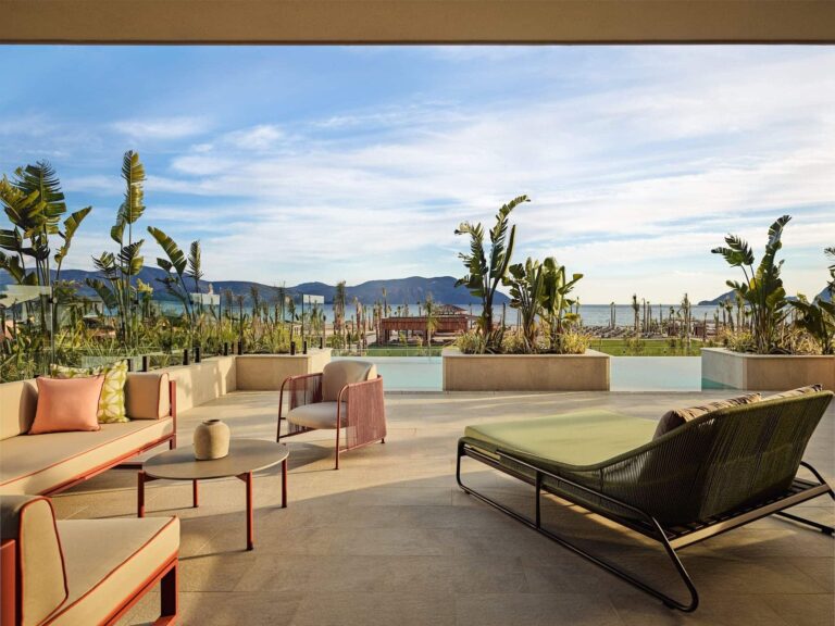 XO Cape Arnna: A sea-view terrace